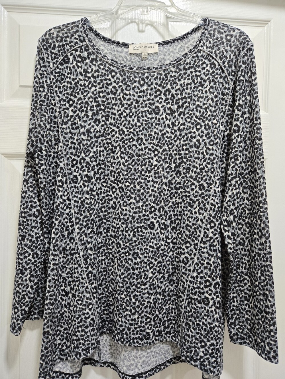 Jones New York Sport Womens XL Black Gray Animal Print Knit Blouse Tunic Top EUC